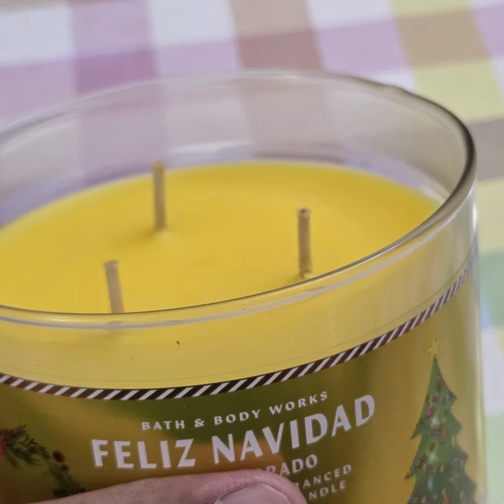 Bath & Body Works Yellow Feliz Navidad Champurrado Holiday Candle NEW RARE